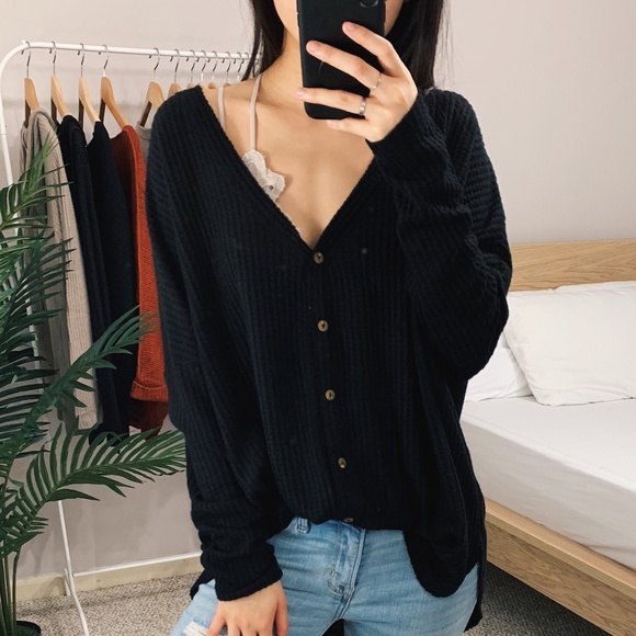 felicias Tops - 🆕 Vanessa - Black Oversized Thermal Top